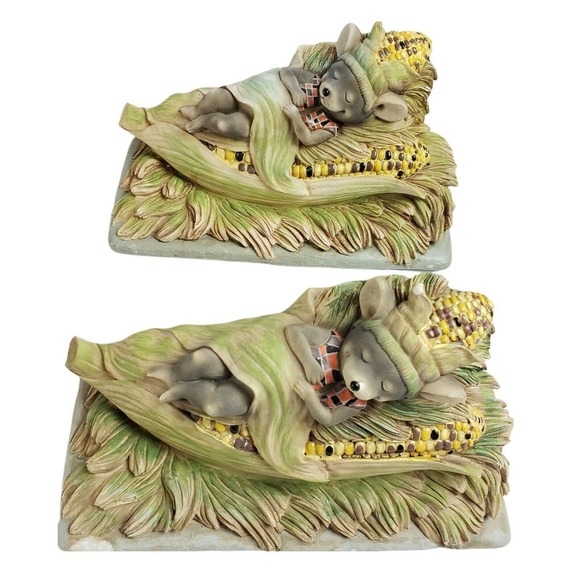 Country Farmhouse Mice Mouse Sleeping on Corn on the Cobb Ceramic Bookends - Picture 1 of 10